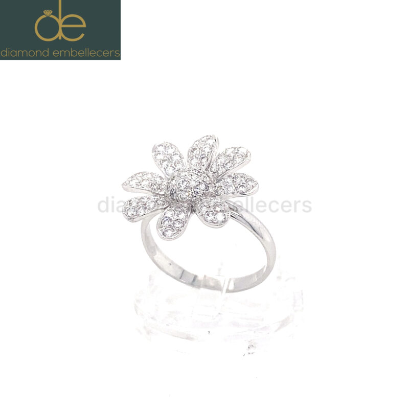 18K White Gold Flower Shape 1.09ct Natural Diamond Ring