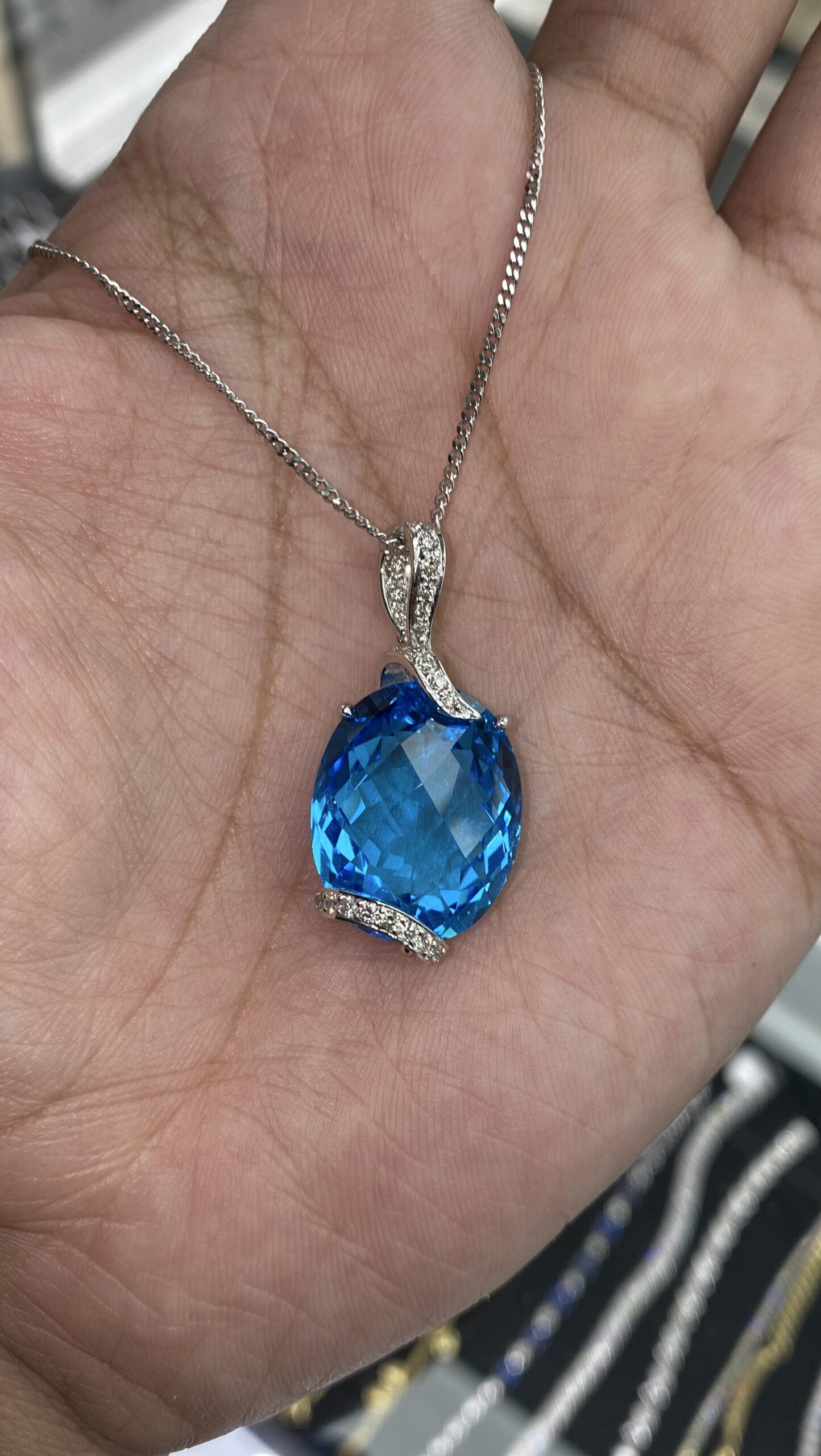 18K White Gold 0.40ct Diamond Necklace - Image 4