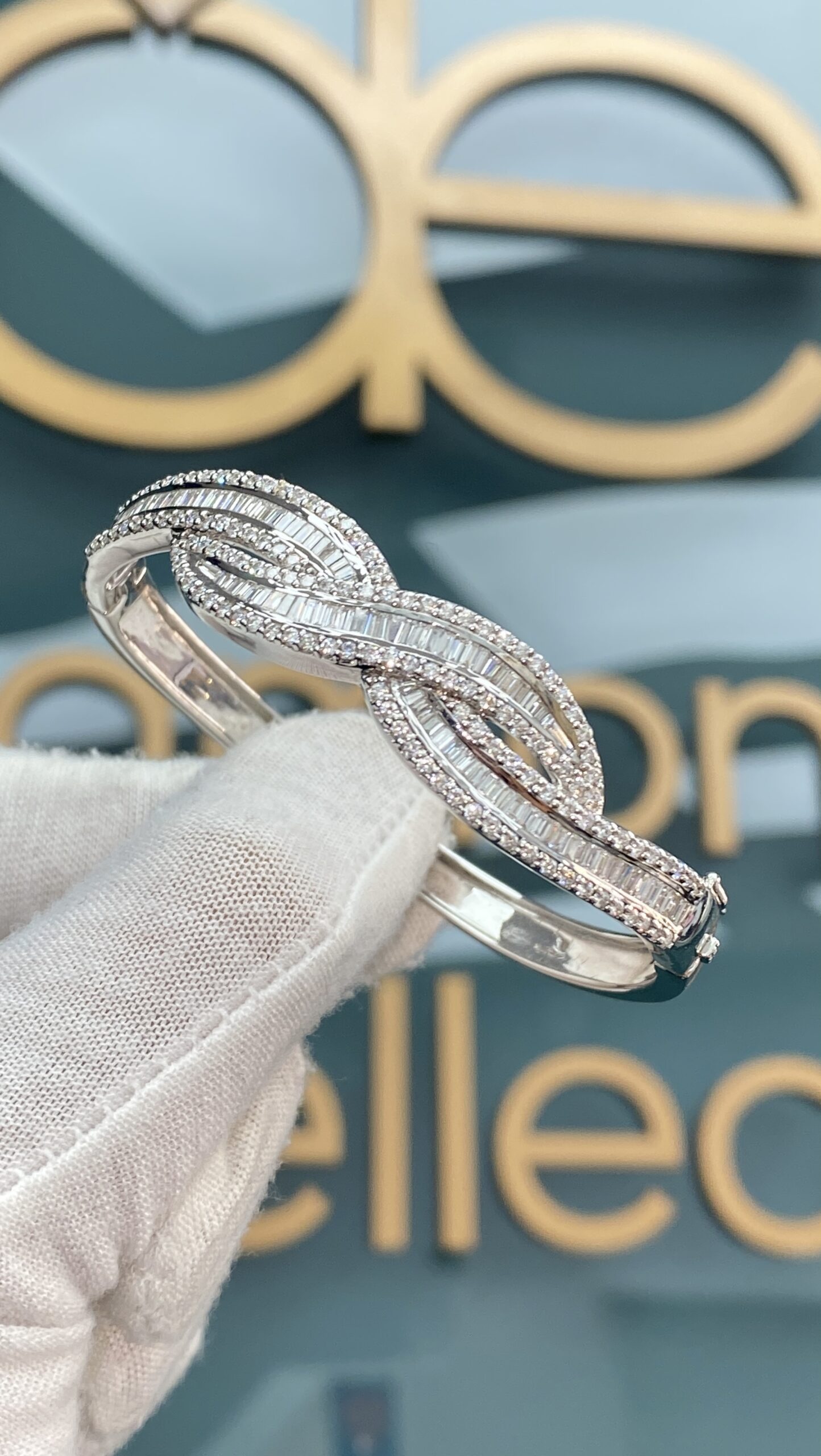 White-Gold-Diamond-Bracelet