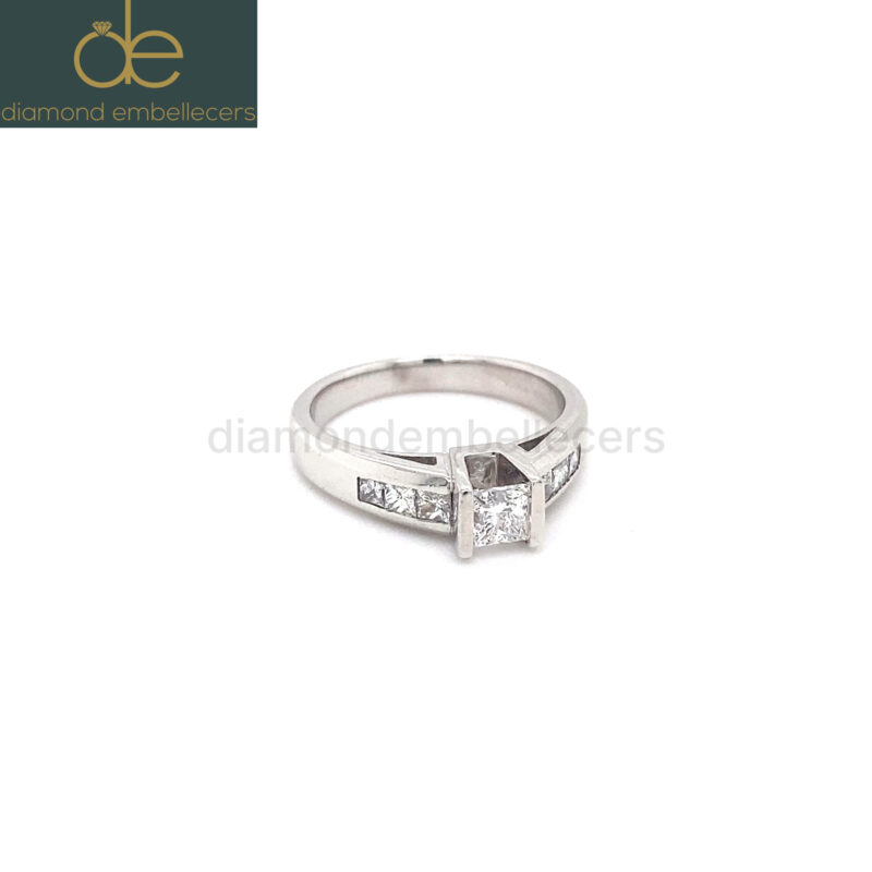 18K White Gold Natural Diamond Ring