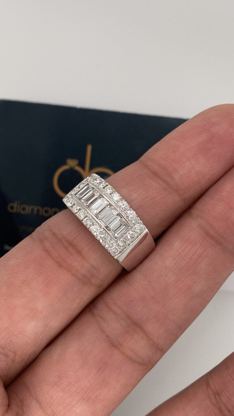 18K White Gold Natural Diamond Ring