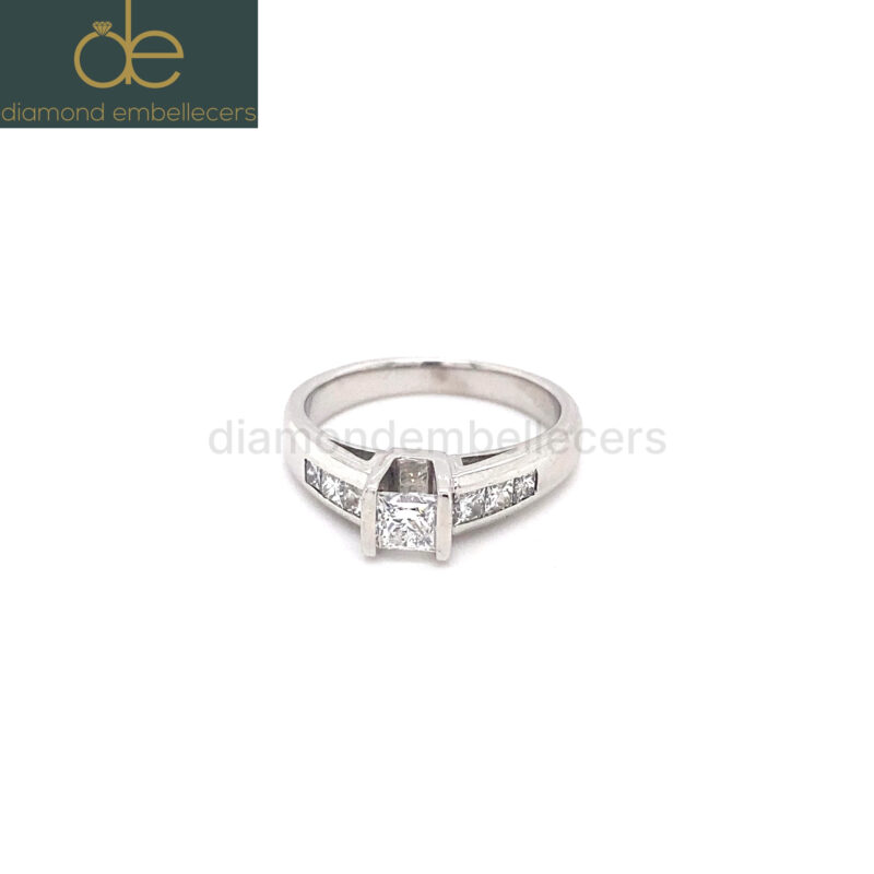 18K White Gold Natural Diamond Ring