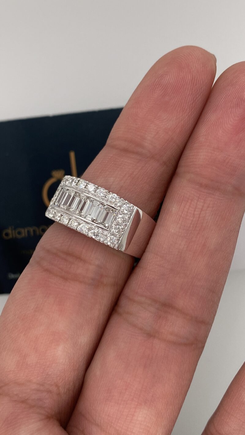 18K White Gold Natural Diamond Ring