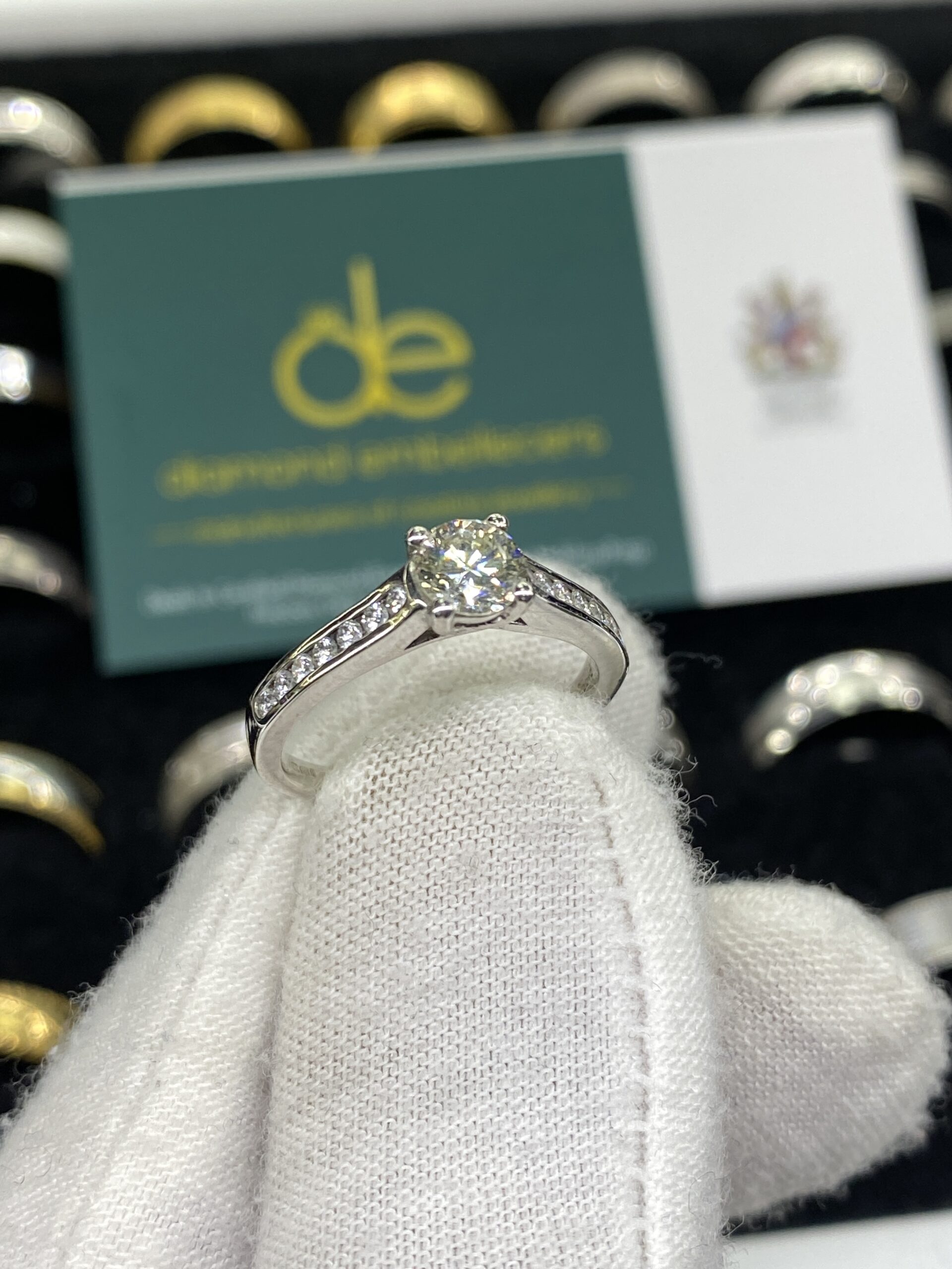 WGI Certified Platinum Gold Natural Round Brilliant Diamond Ring - Image 7