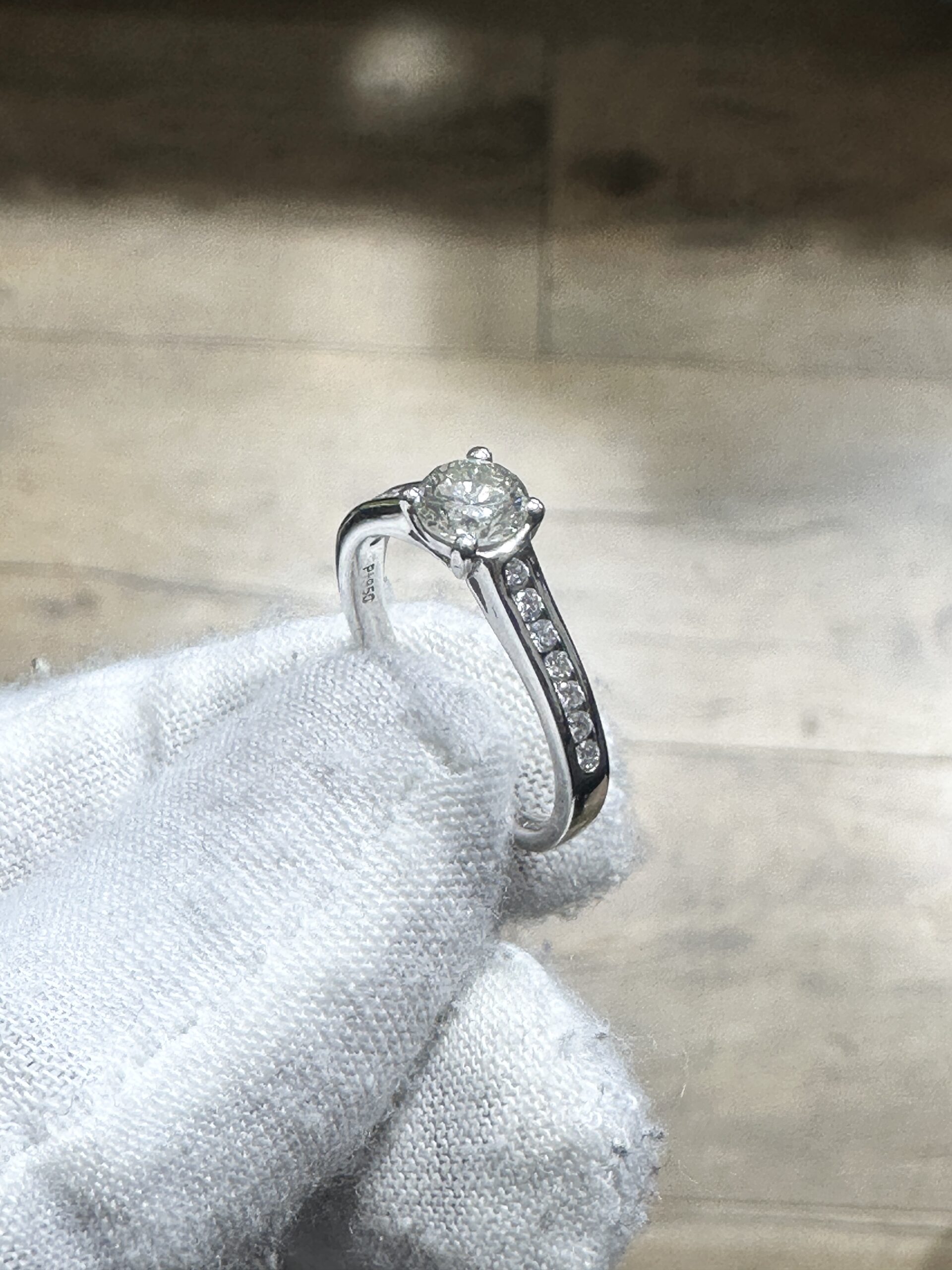 WGI Certified Platinum Gold Natural Round Brilliant Diamond Ring - Image 5