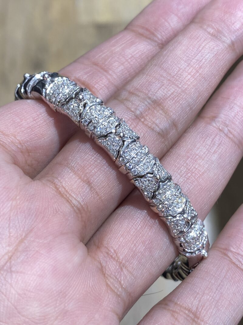 18K White Gold 1.8ct Natural Diamond Bangle