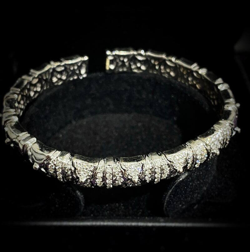 18K White Gold 1.8ct Natural Diamond Bangle