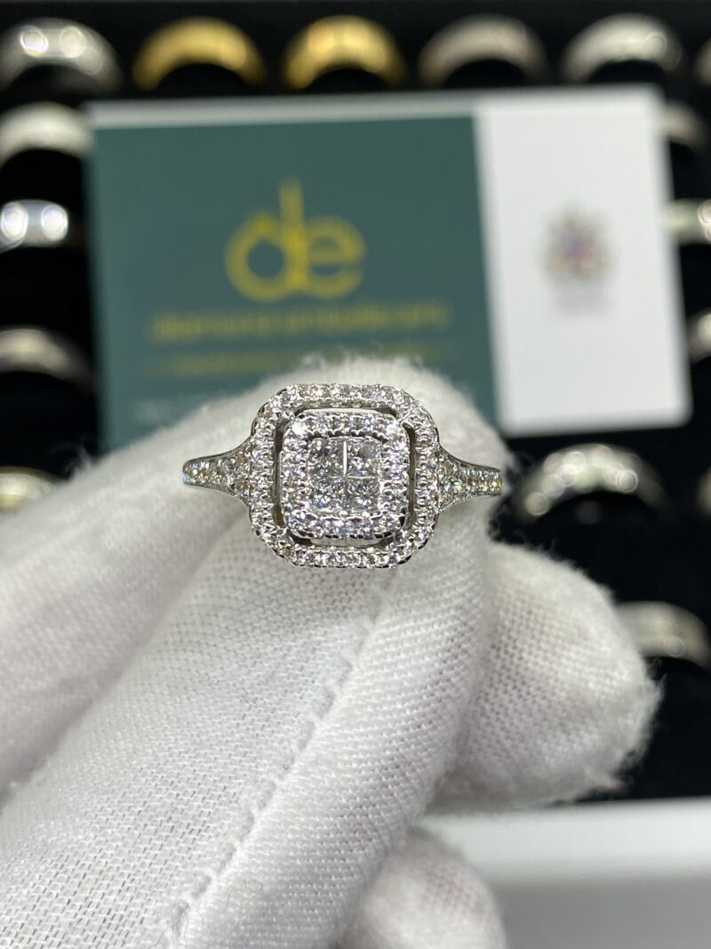 18K White Gold Natural Round Brilliant Diamond Ring