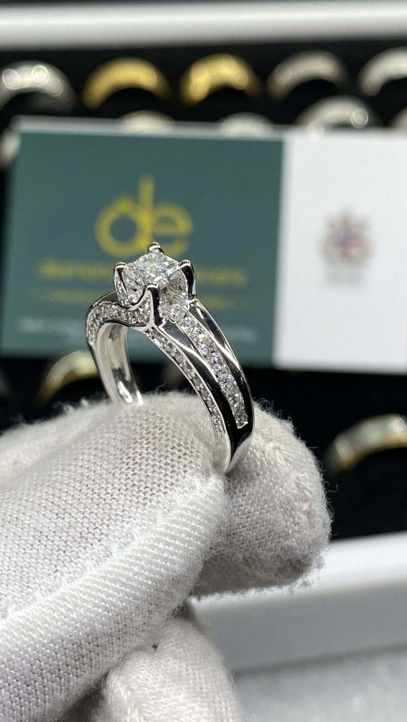 18K White Gold 1ct Natural Diamond Ring