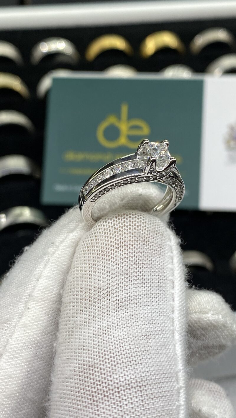 18K White Gold 1ct Natural Diamond Ring