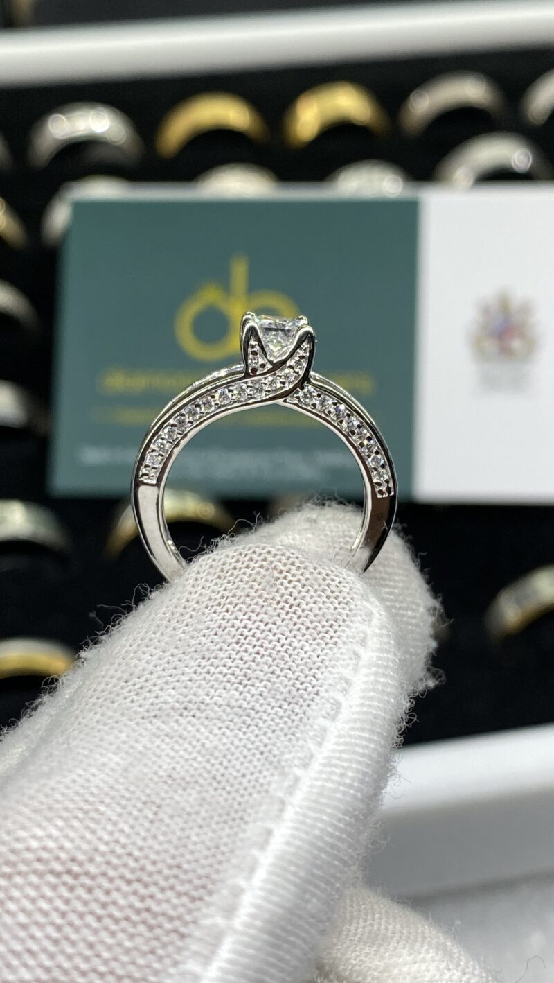 18K White Gold 1ct Natural Diamond Ring