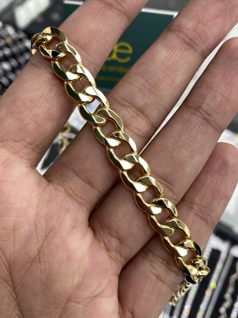 Yellow-Gold-Curb-Chain-Bracelet