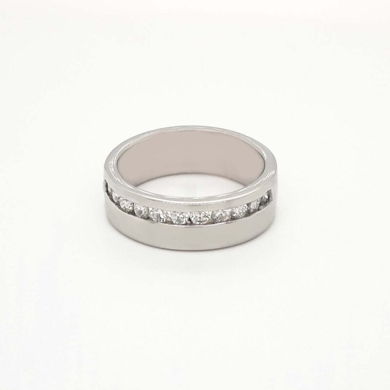 Platinum-Diamond-Ring