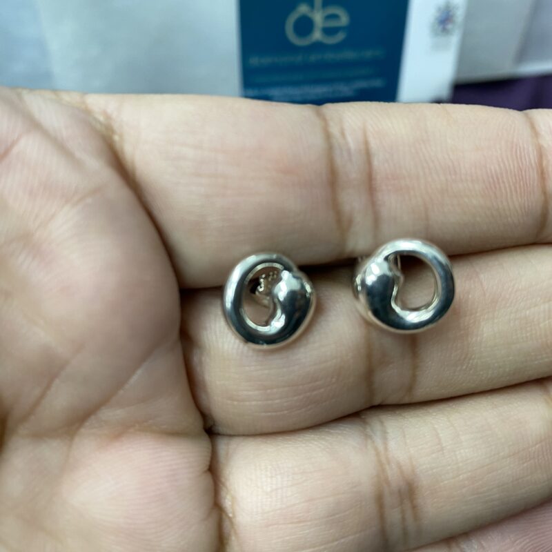 Silver-Diamond-Stud-Earrings