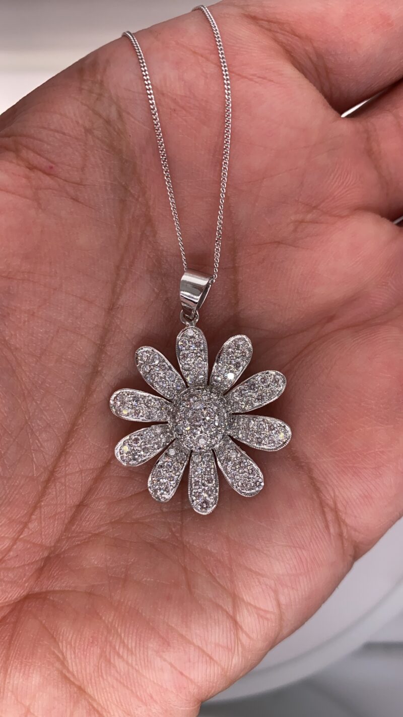 18K White Gold Natural Diamond Pendant