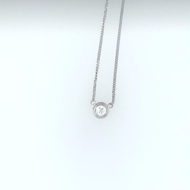 18K White Gold Natural Diamond Pendant