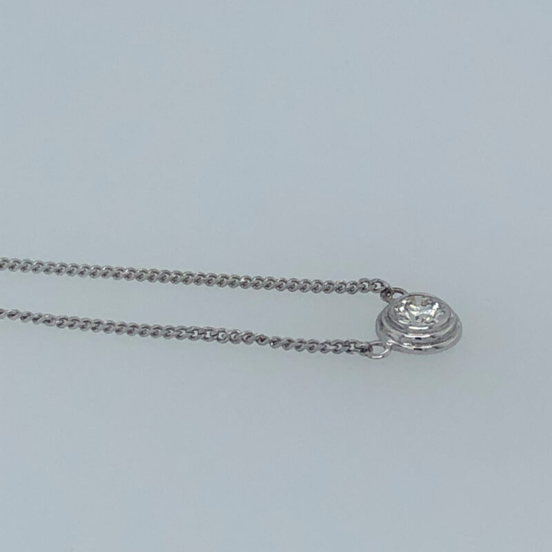 18K White Gold Natural Diamond Pendant