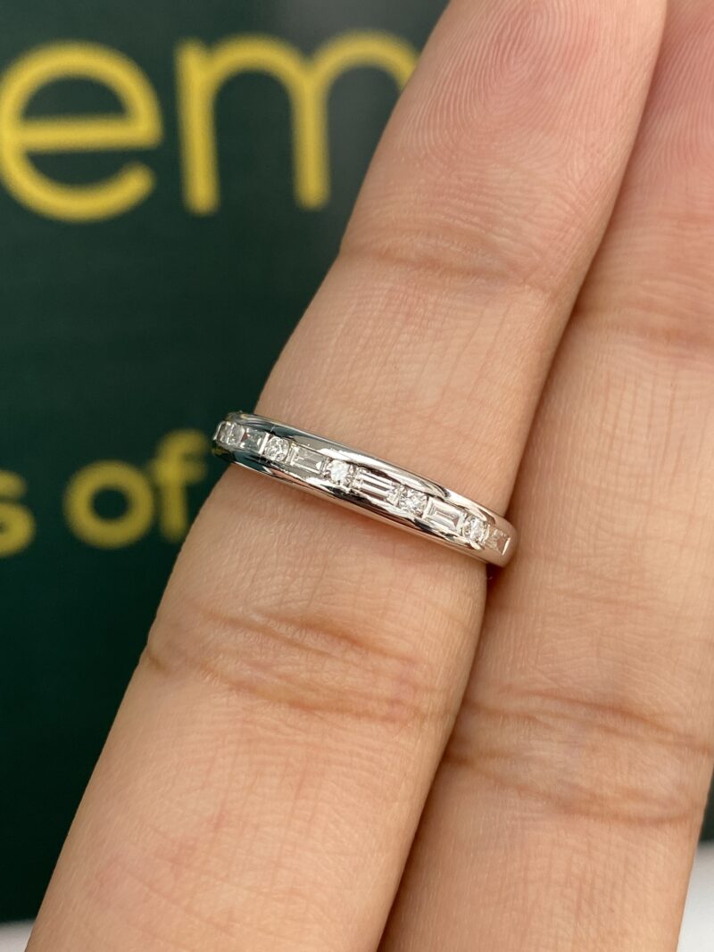 18K White Gold Natural Diamond Ring