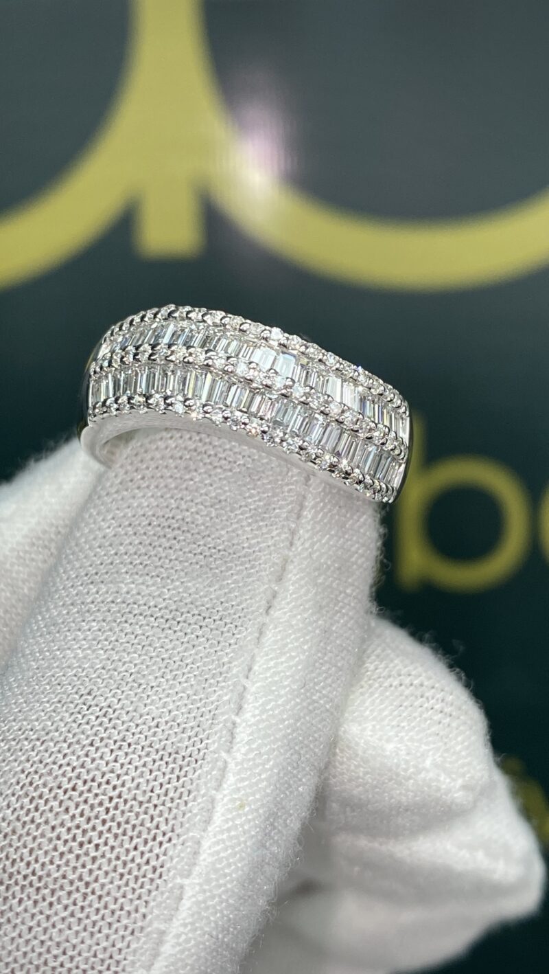 18K White Gold Natural Diamond Ring