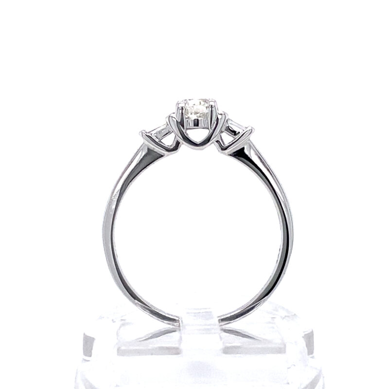 18K White Gold Natural Diamond Ring