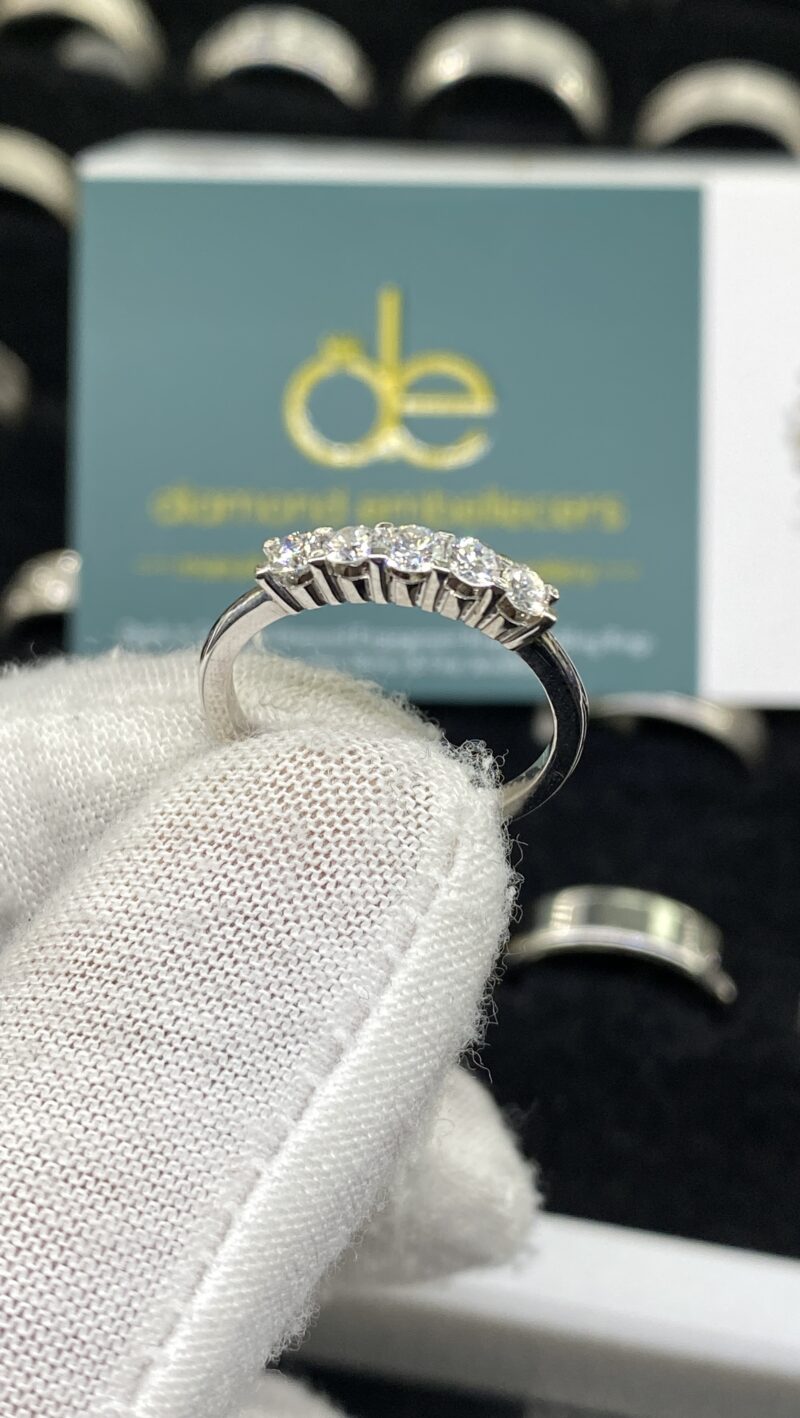 18K White Gold Natural Diamond Ring