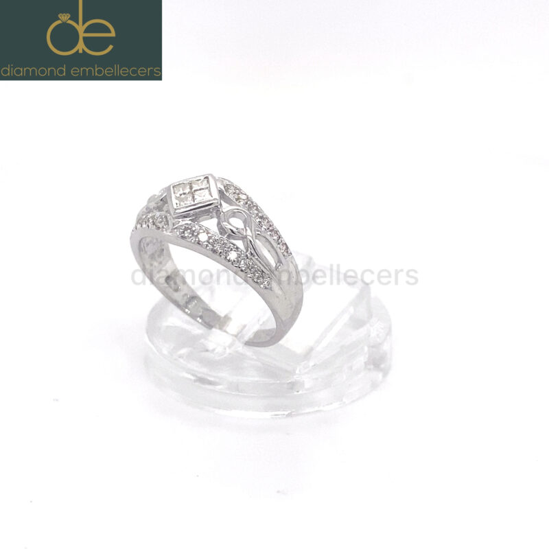 18K White Gold Natural Diamond Ring