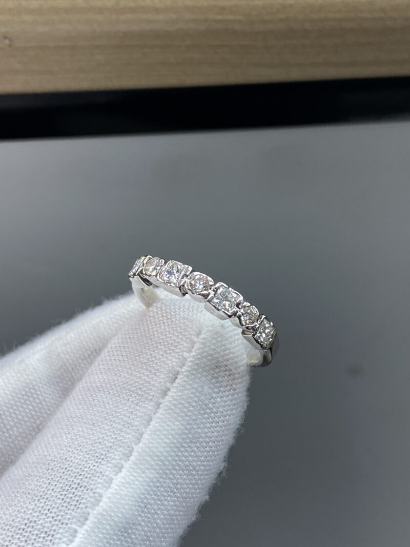 18K White Gold Natural Diamond Ring