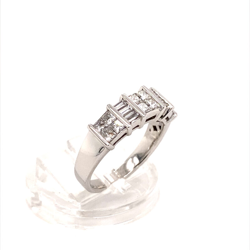 18K White Gold Natural Diamond Ring