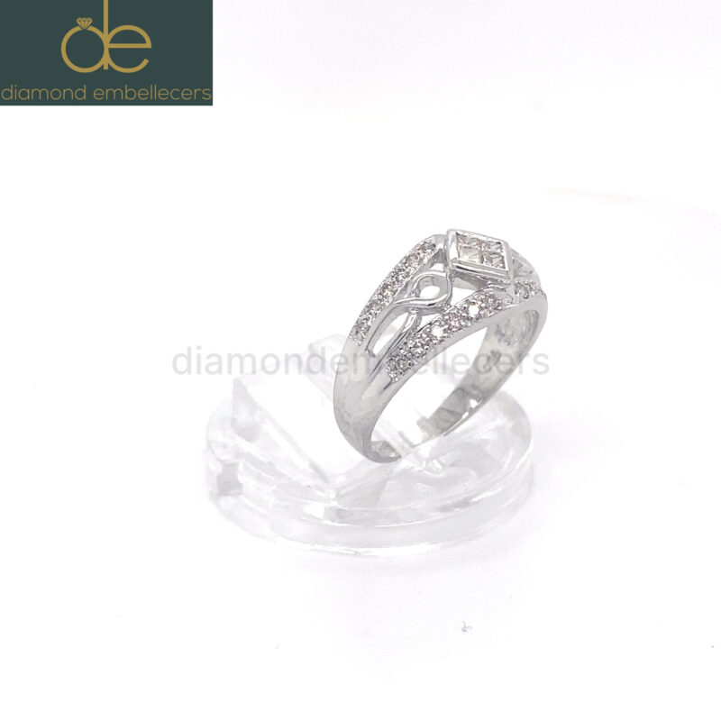 18K White Gold Natural Diamond Ring