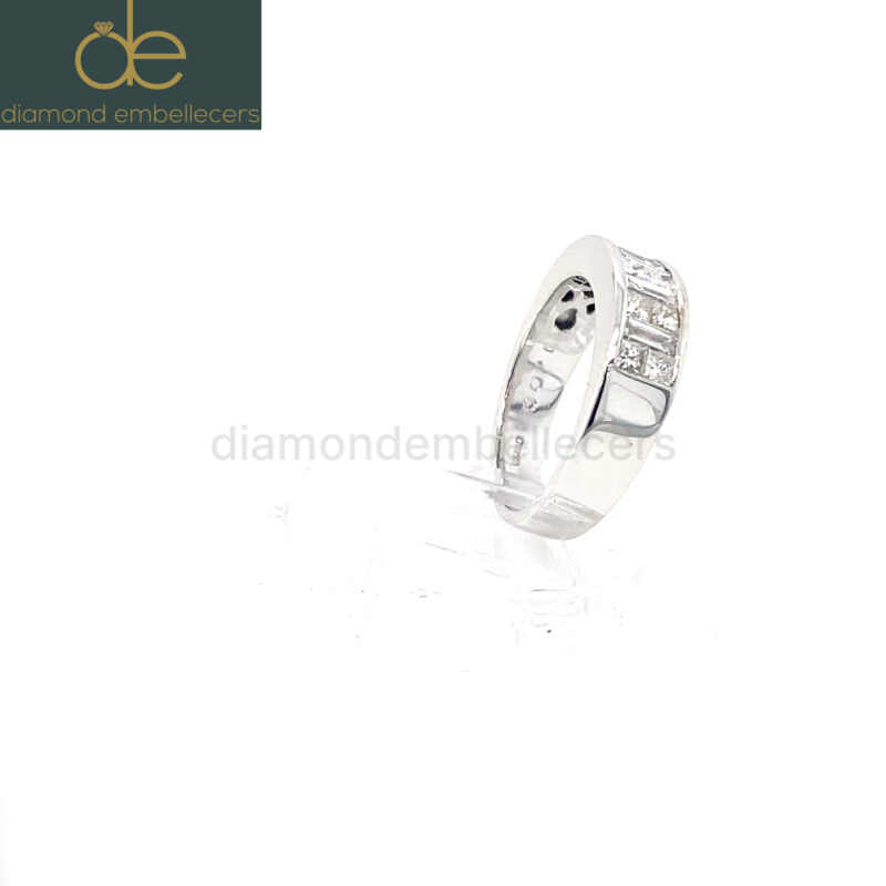 18K White Gold Natural Diamond Ring