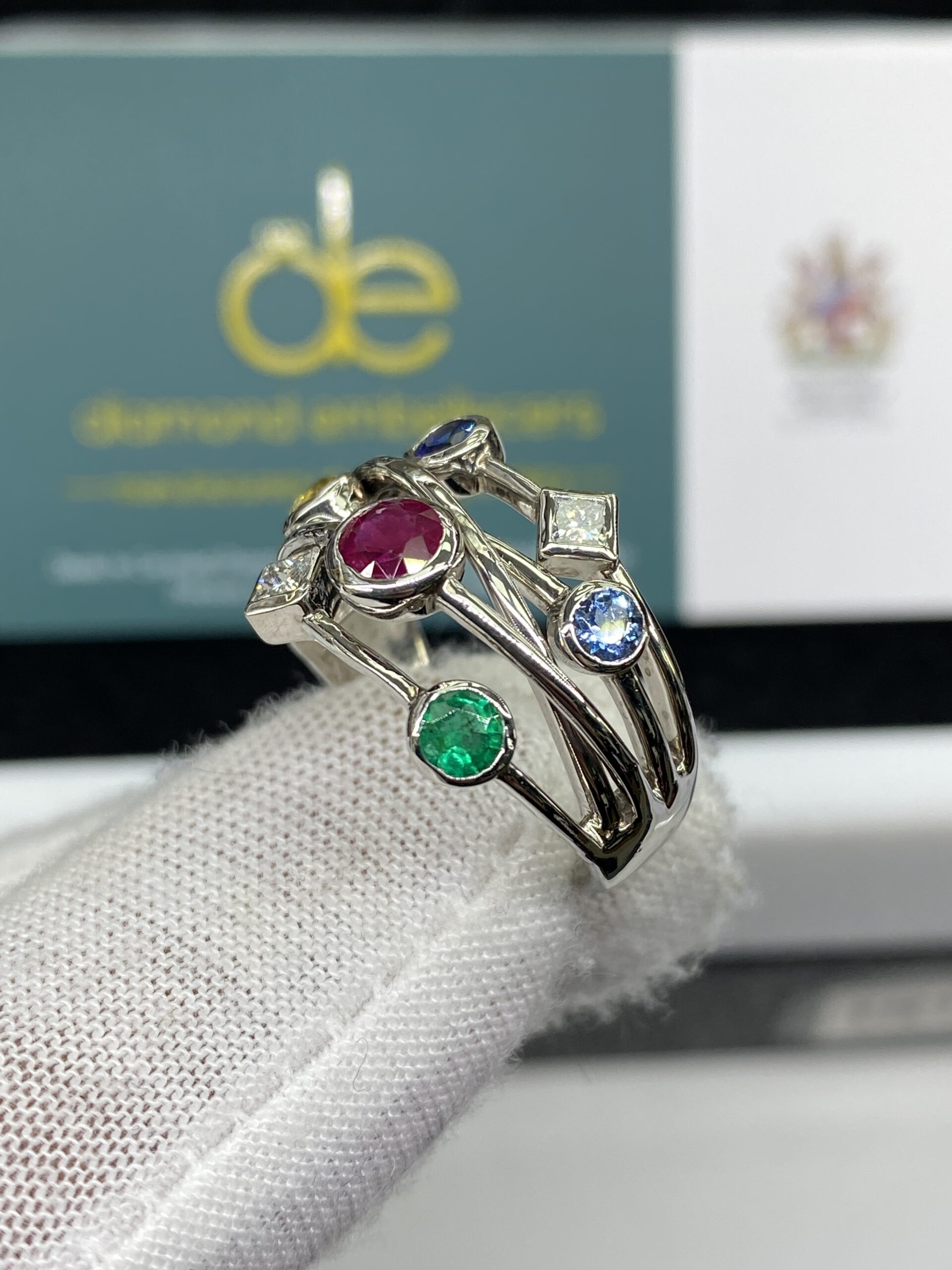 18K White Gold Natural Diamond Ring - Image 3