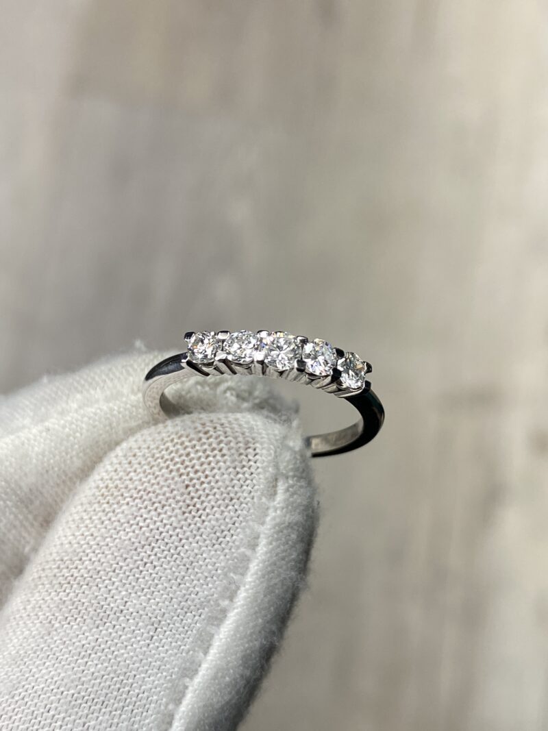 18K White Gold Natural Diamond Ring