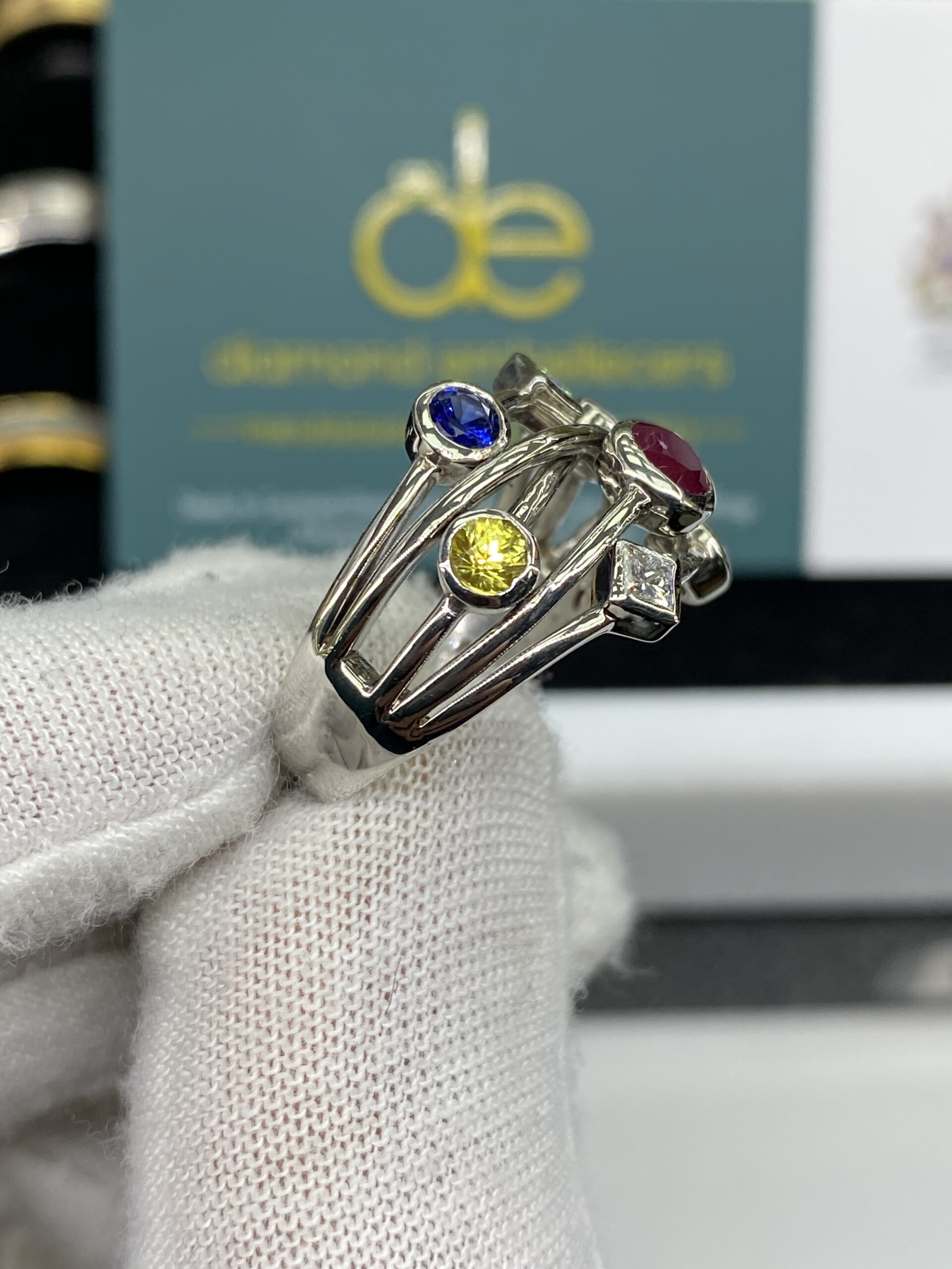 18K White Gold Natural Diamond Ring - Image 4