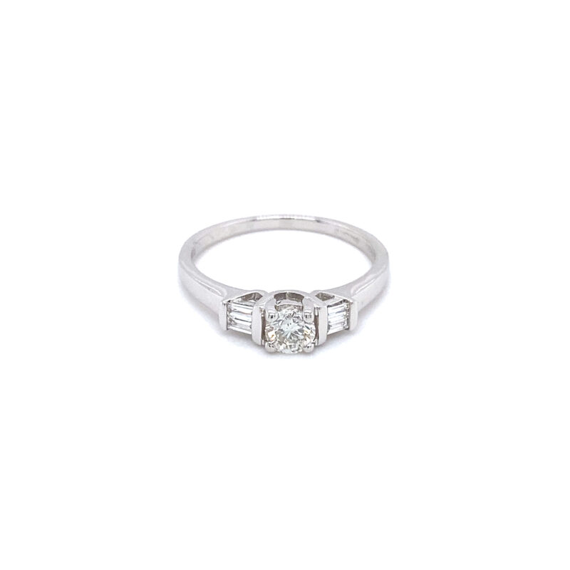 18K White Gold Natural Diamond Ring