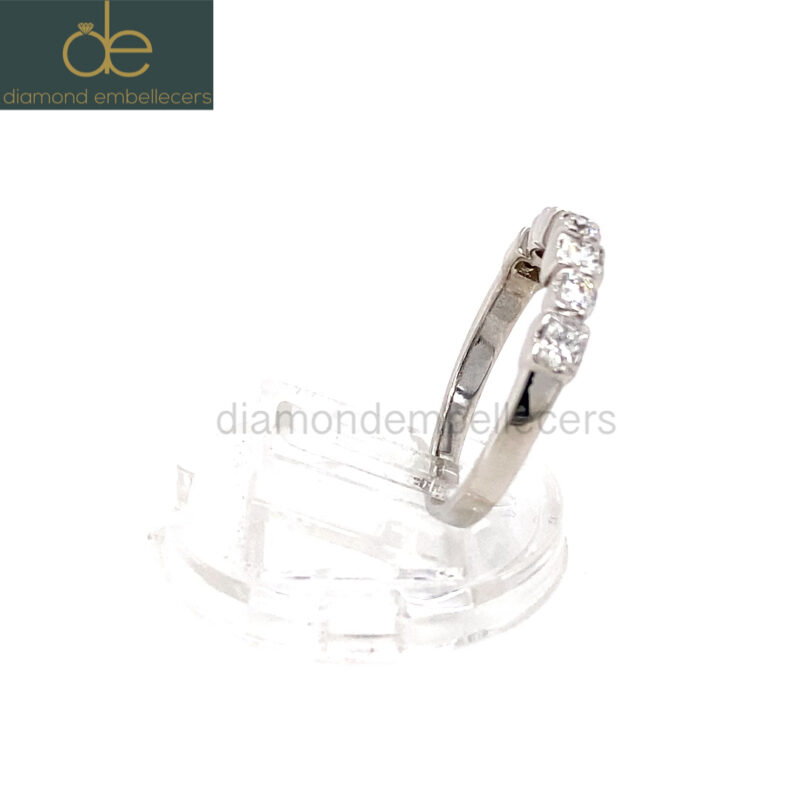 18K White Gold Natural Diamond Ring