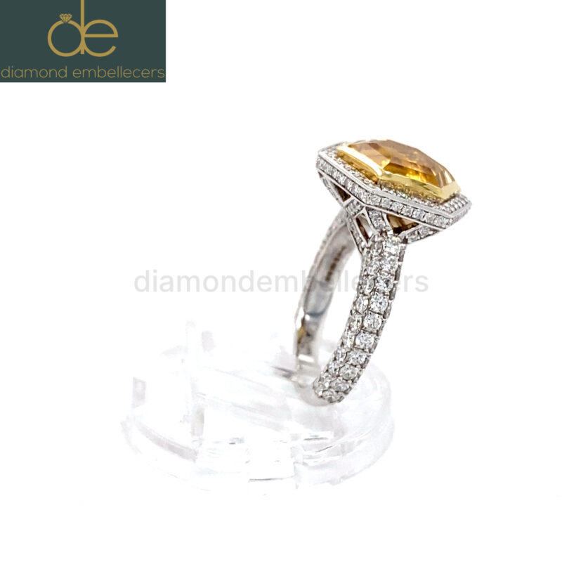 18K White & Yellow Gold Natural Diamond Ring