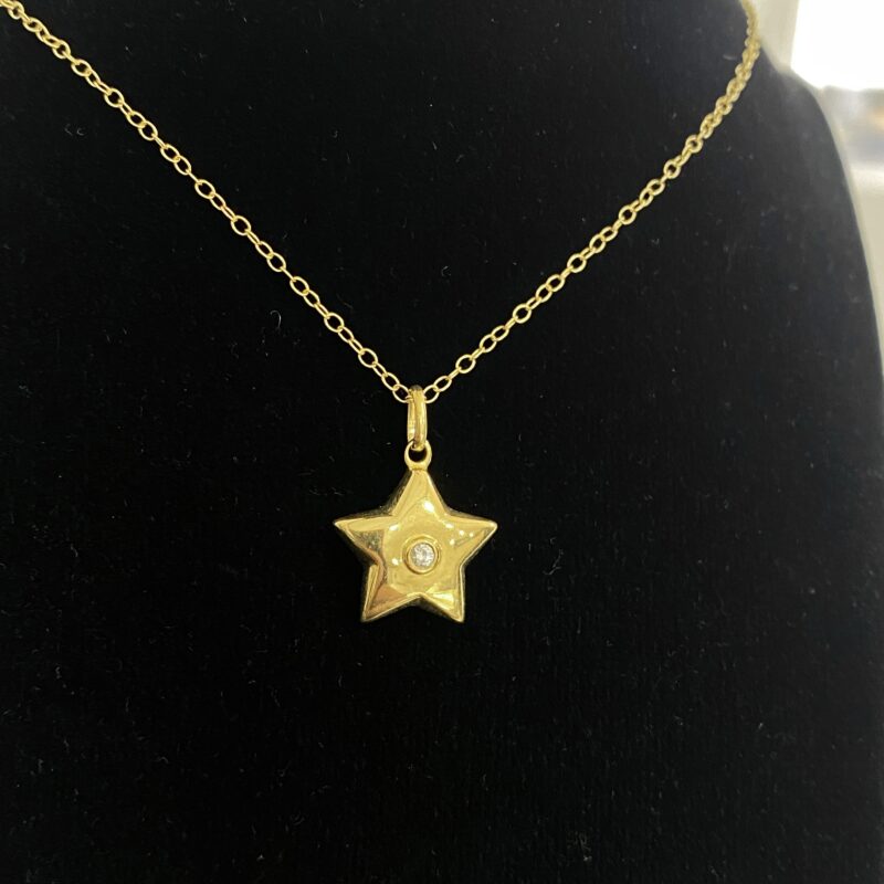 Yellow-Gold-Diamond-Pendant