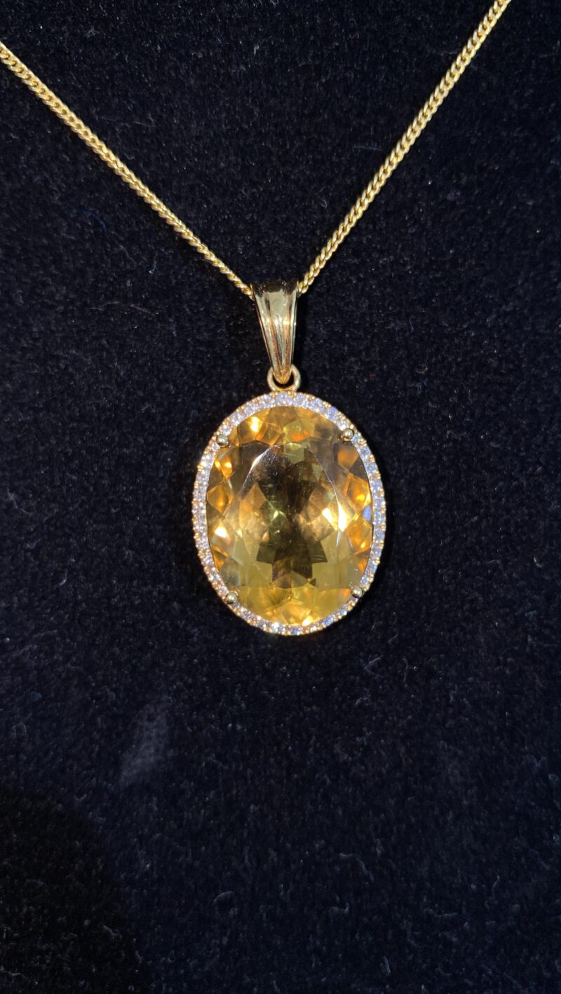 Yellow-Gold-Diamond- Pendant