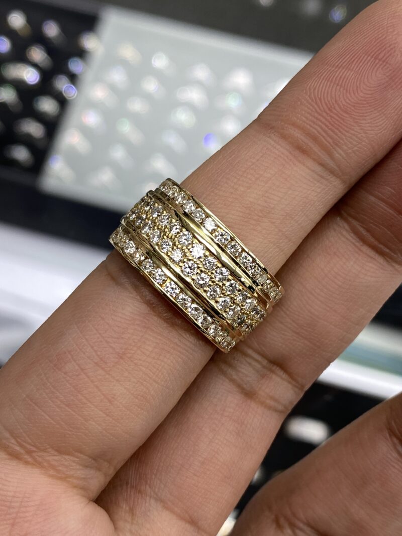 18K Yellow Gold Natural Diamond Ring