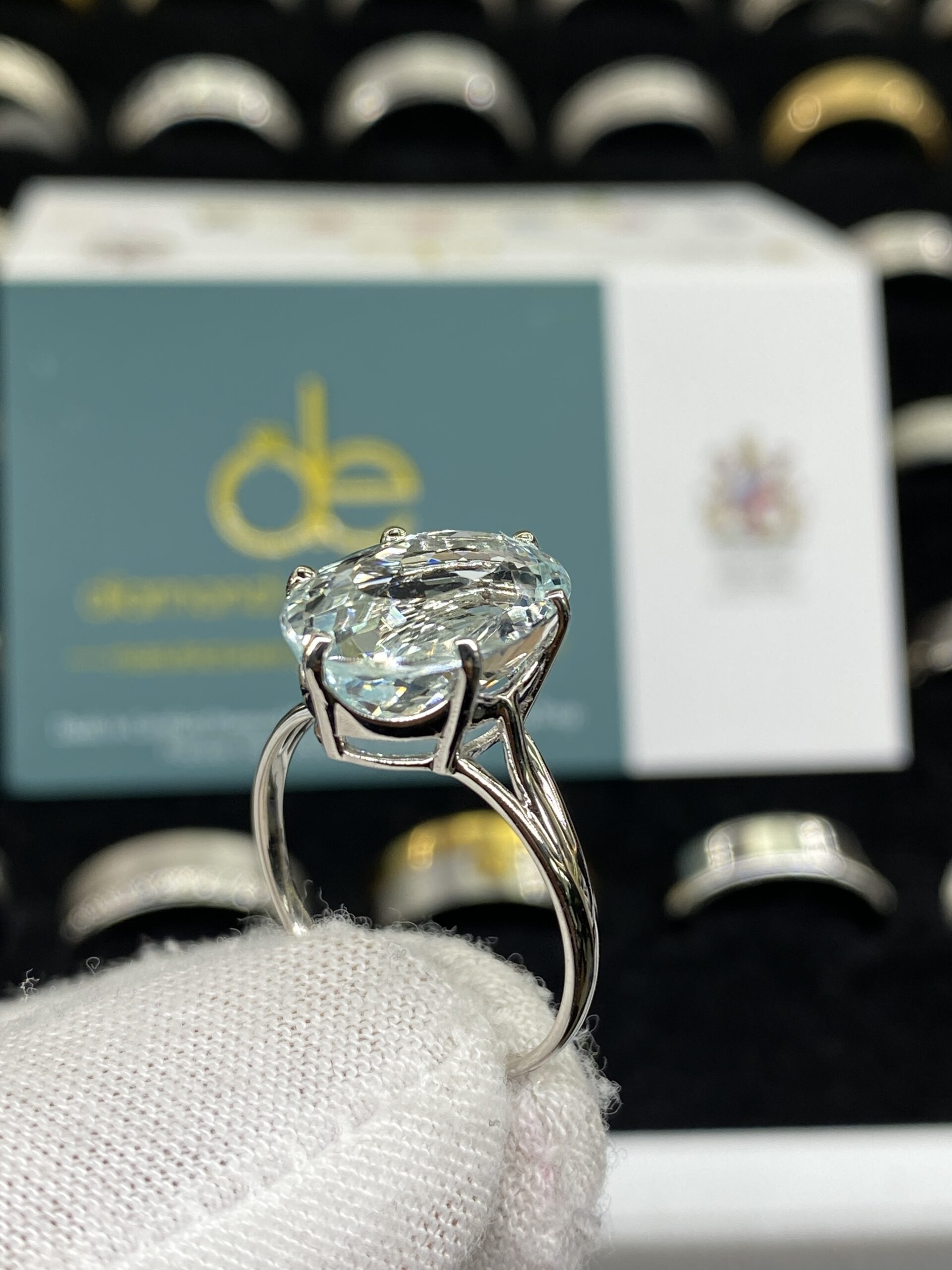 18K White Gold Natural Diamond Ring - Image 3