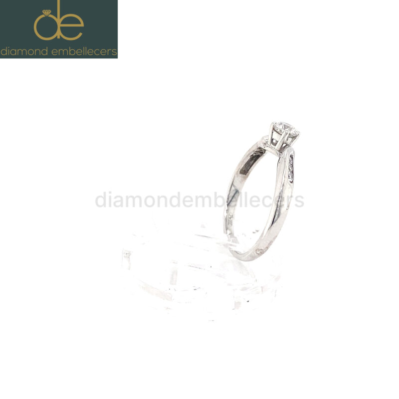 18K White Gold Natural Diamond Ring