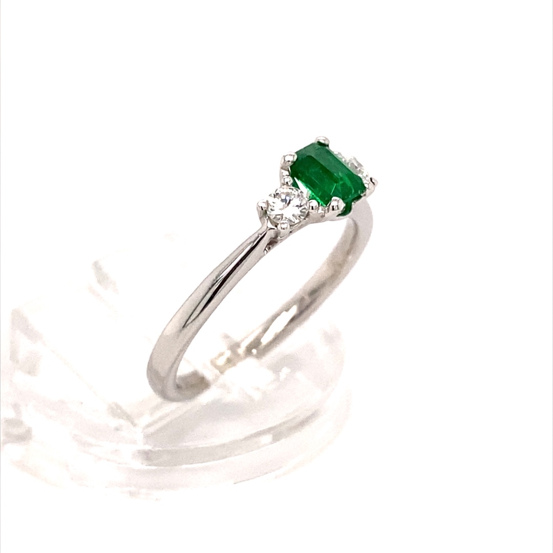 18K White Gold 0.6ct Natural Diamond Ring - Image 4