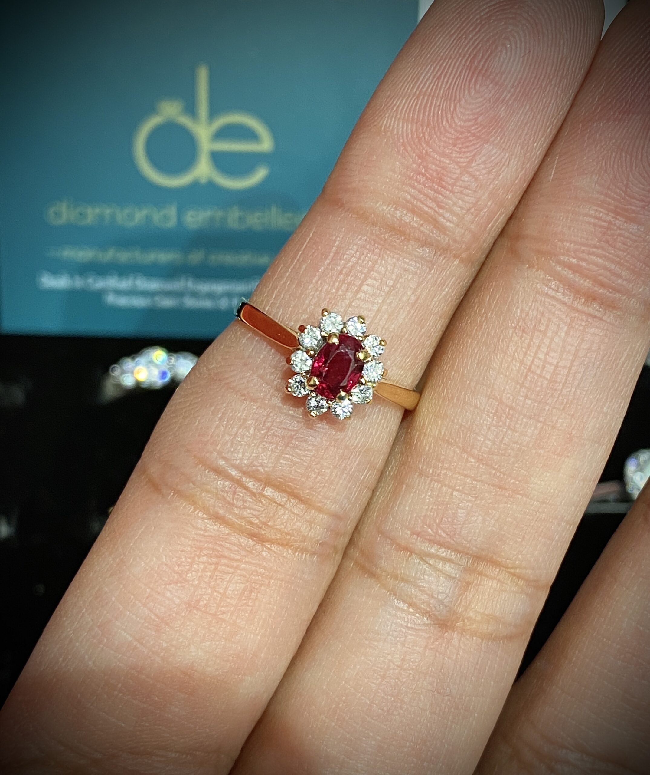 18K Yellow Gold Natural Diamond Ring - Image 2