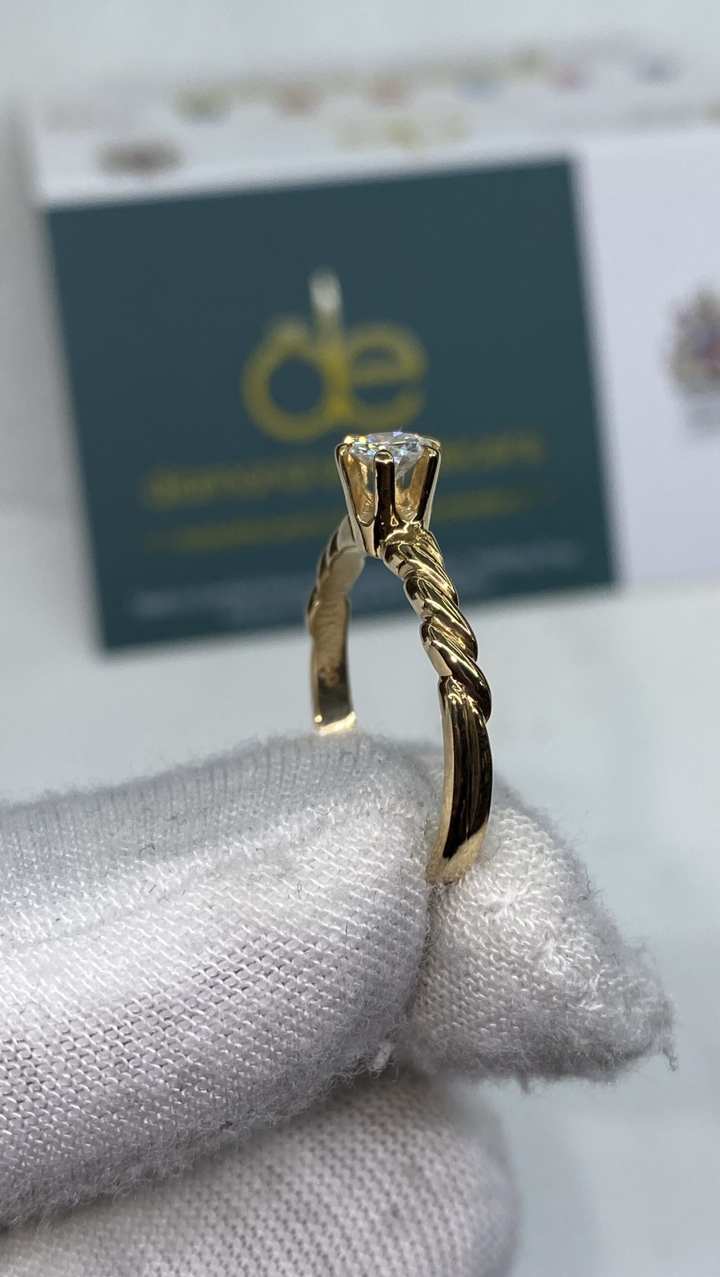 18K Yellow Gold 0.25ct Natural Diamond Ring - Image 3