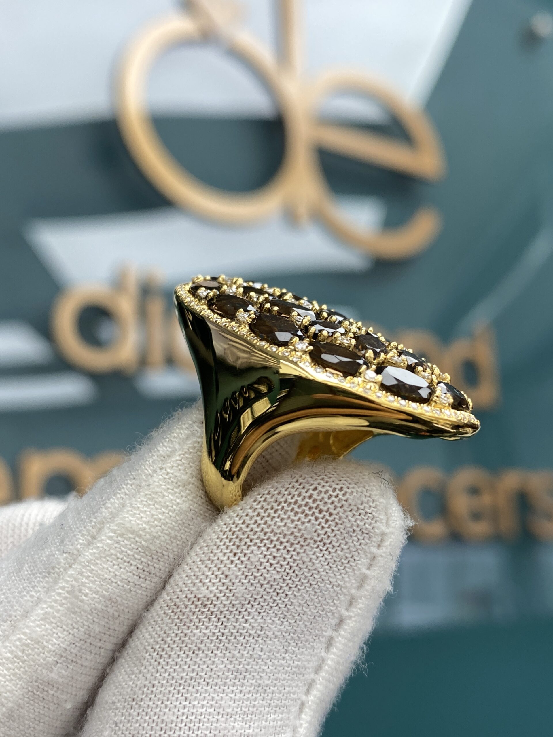 18K Yellow Gold Natural Diamond Ring - Image 3