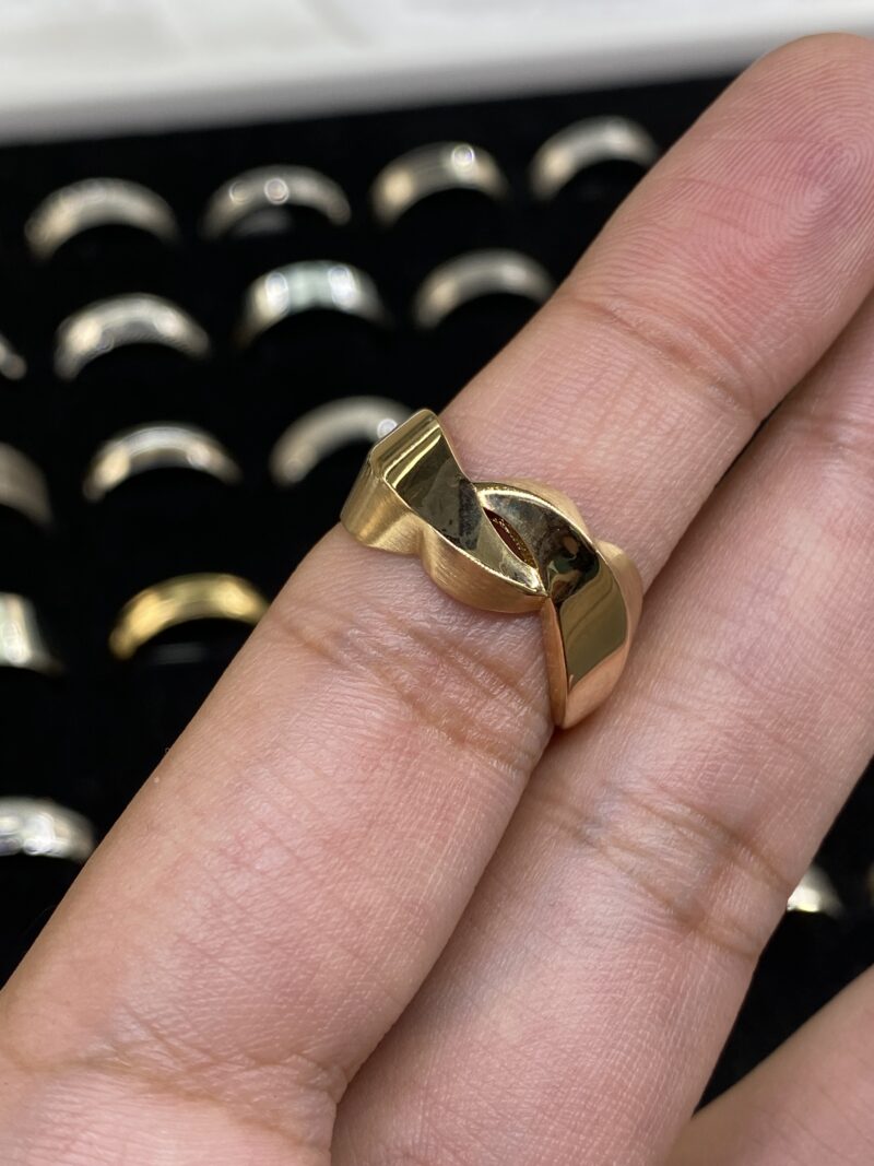 18K Yellow Gold Natural Ring