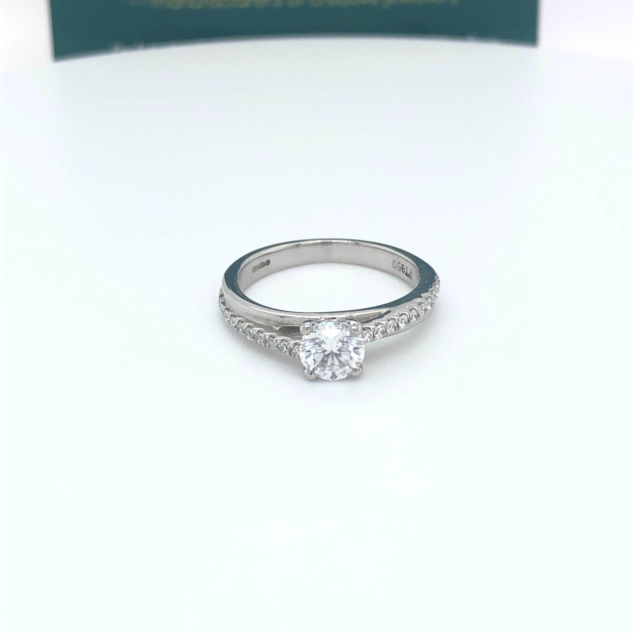 Platinum-Diamond-Ring
