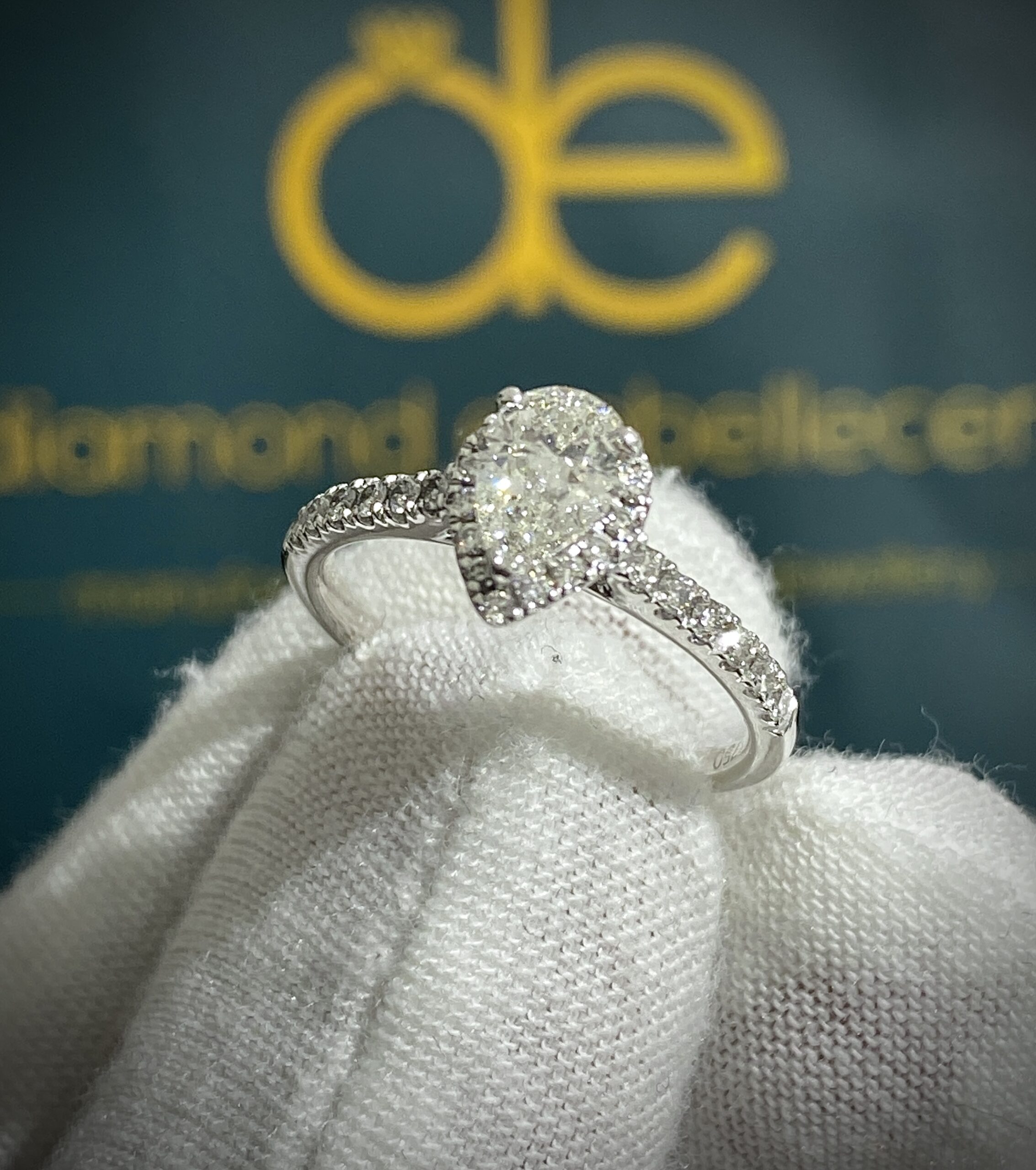 GIA Certified 18K White Gold 0.93ct Natural Diamond Ring - Image 3