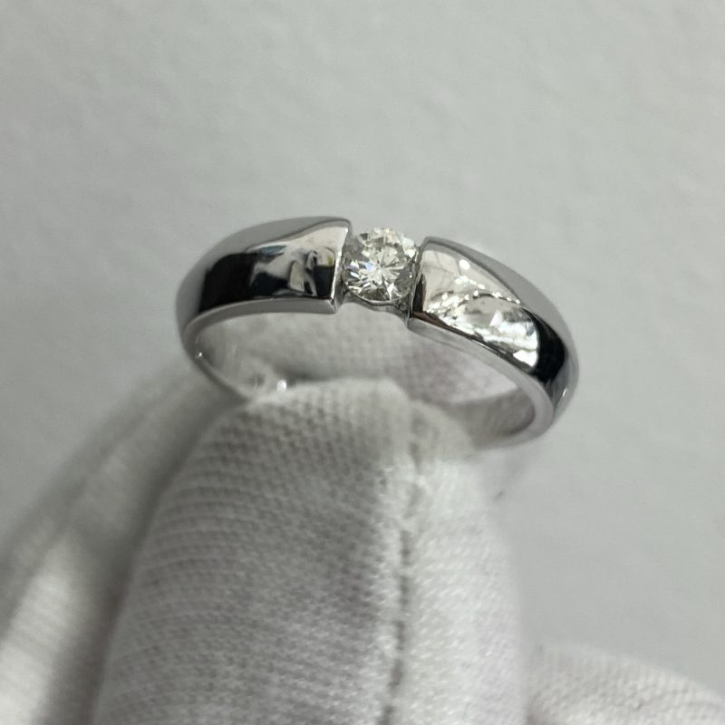 Platinum Natural 0.17ct Round Brilliant Diamond Ring