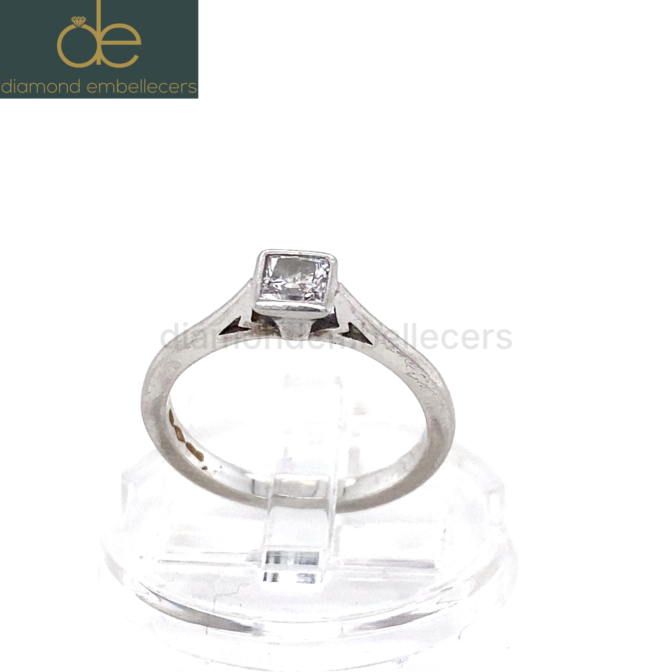 Platinum Natural 0.25ct Solitaire Diamond Ring - Image 2